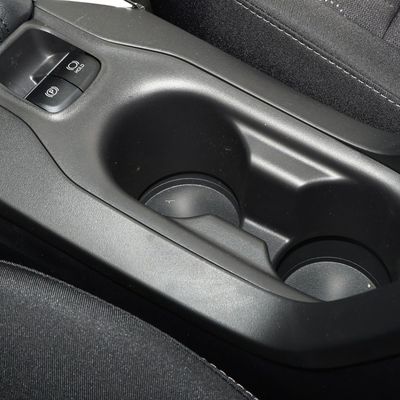 Το Toyota Corolla 2023 1.8L Διπλό κινητήρα Pioneer Version Υβριδικό αυτοκίνητο με αριστερό τιμόνι