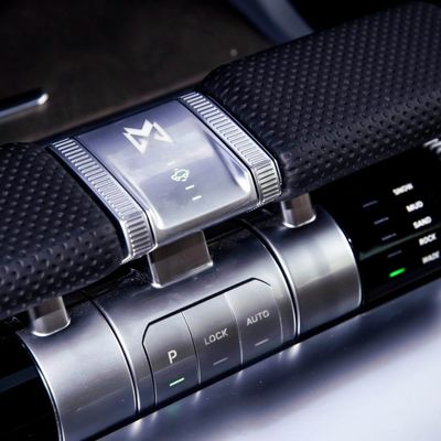 Dongfeng Mhero 917 Υβριδικό Αυτοκίνητο 4987x2080x1935 Σύστημα πέδησης Ηλεκτρομαγνητικό