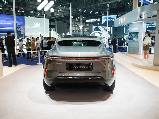 Υπερ-μακροχρόνιο μονό κινητήρα 5 θέσεων SUV δομή 4880*1970*1601 EV Avatr 11 2023