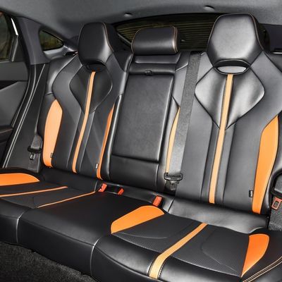 Αριστερό τιμόνι Changan Uni-V 1.5t Uni V Βενζινοκίνητο αυτοκίνητο Sedan 5 θέσεις Αριστερό τιμόνι