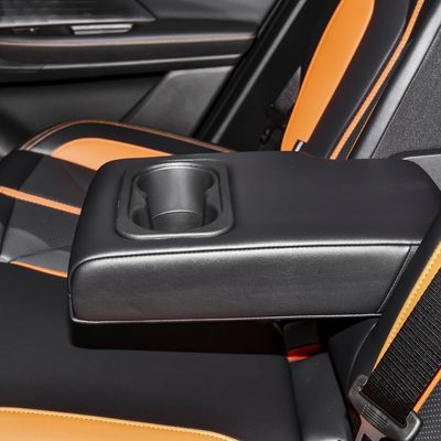 Αριστερό τιμόνι Changan Uni-V 1.5t Uni V Βενζινοκίνητο αυτοκίνητο Sedan 5 θέσεις Αριστερό τιμόνι