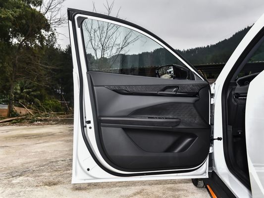 FWD Drive Sedan Changan Uni-V 1.5t 5 θέσεις Uni V /Χρησιμοποιούμενο βενζινοκίνητο αυτοκίνητο για οδηγική εμπειρία