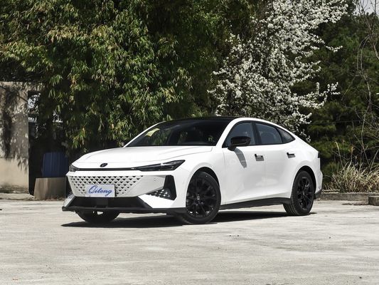 Uni-V 1.5t βενζίνη 5 θέσεις Sedan Changan με εξατομικευμένο αίτημα