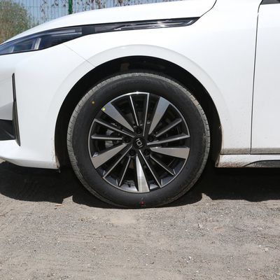Qiyuan A06 Hotsales Υβριδικά αυτοκίνητα με πιστοποίηση Mgnt και υδραυλικό σύστημα πέδησης