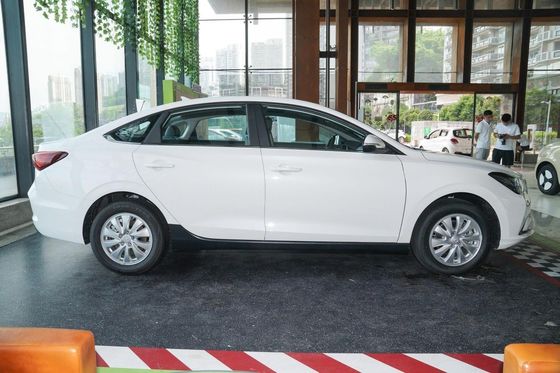 Τσάνγκαν Eado Car EV460 Ηλεκτρικό όχημα EV με μπαταρία LiFePO4 και 4 καθίσματα