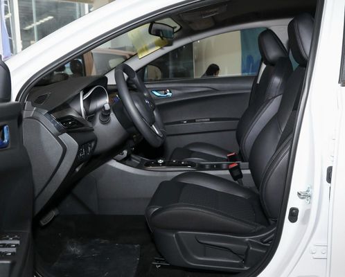 Αριστερό τιμόνι Sedan Changan Eado Ηλεκτρικό όχημα EV460 Sedan για απόδοση