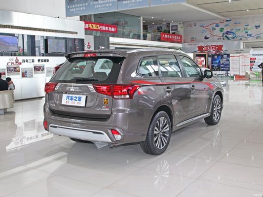 Το 2021 Outlander Fwd SUV Drive Version Sedan με χωρητικότητα 1600-2500CC και Hot Deals