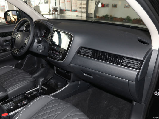 Το 2021 Outlander Fwd SUV Drive Version Sedan με χωρητικότητα 1600-2500CC και Hot Deals