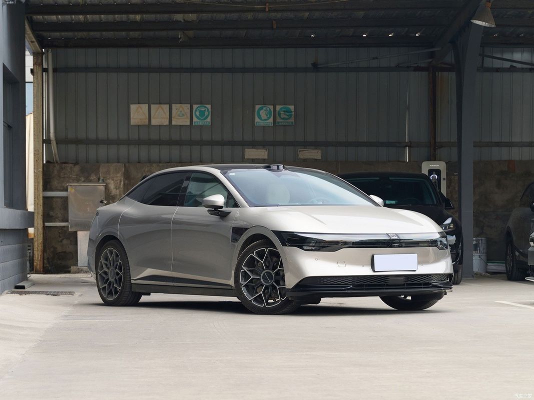 Καθαρό Ηλεκτρικό 2024 Αυτοκίνητο Zeekr007 Sedan 4WD 75kwh 100wkwh μπαταρία Μέγιστη ταχύτητα 210 Km/H EV