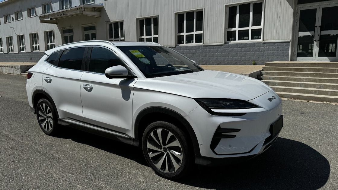 2023 Byd E2 EV Car Luxury Edition Καθαρό ηλεκτρικό αυτοκίνητο με λευκό χρώμα και αριστερό τιμόνι