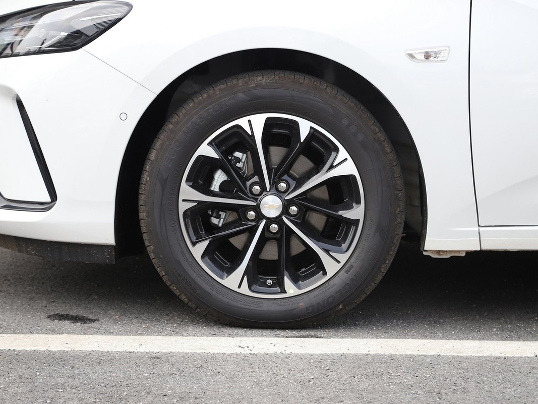 2024 1.3t Mild Hybrid Edition Αυτοκίνητο με χωρητικότητα 1000-1600CC και FWD Drive Monza