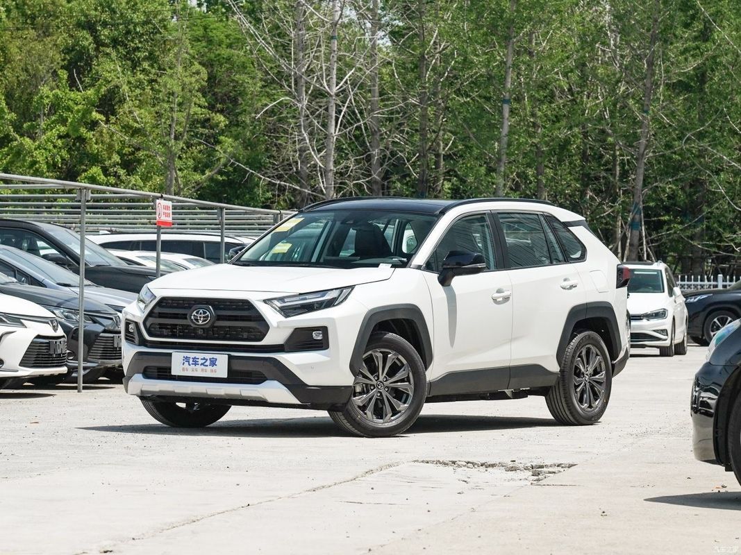 Προσαρμοσμένο αίτημα 2023 Toyota RAV4 SUV 2.0L CVT 4WD Adventure Plus με 5 θέσεις