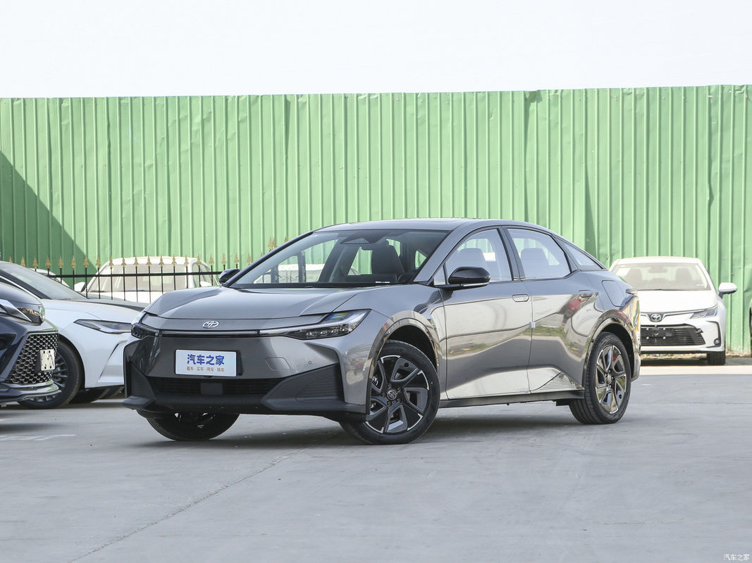 Σεντάν Toyota Bz3 2023 616km Μακροχρόνιο PRO Ηλεκτρικό όχημα Αριστερό στυλ τιμονιού