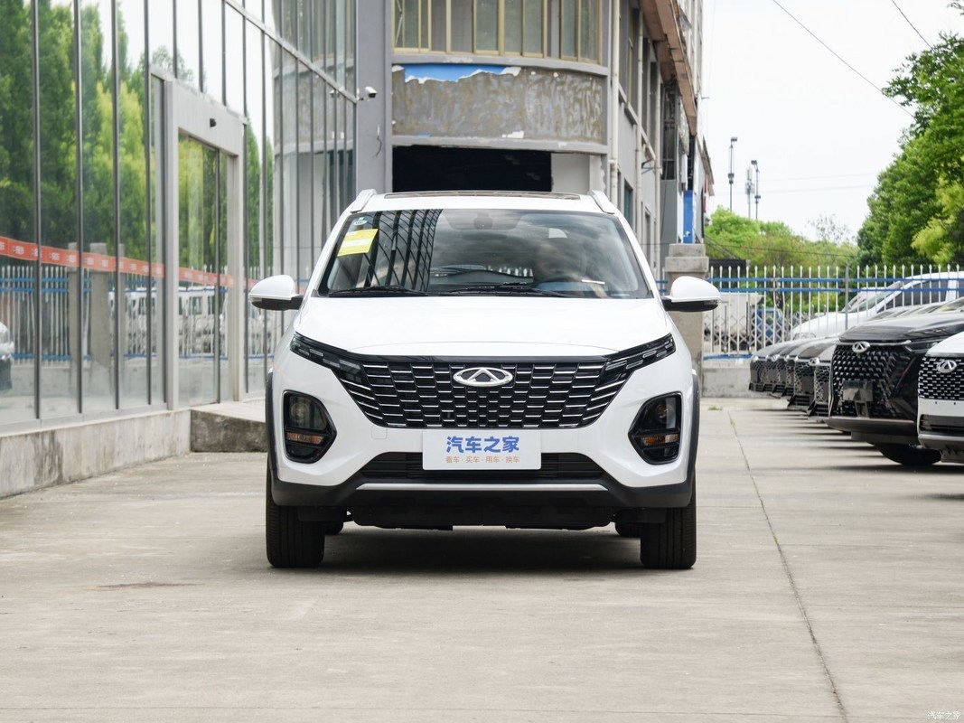 Καύσιμο- Chery CVT Tiggo3X Plus SUV με διαστάσεις 4200*1760*1570 και τύπο καυσίμου βενζίνης