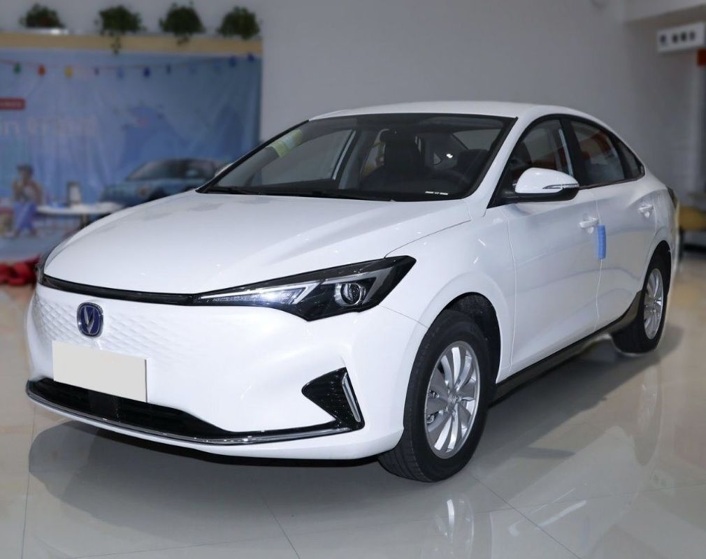Αριστερό τιμόνι Sedan Changan Eado Ηλεκτρικό όχημα EV460 Sedan για απόδοση